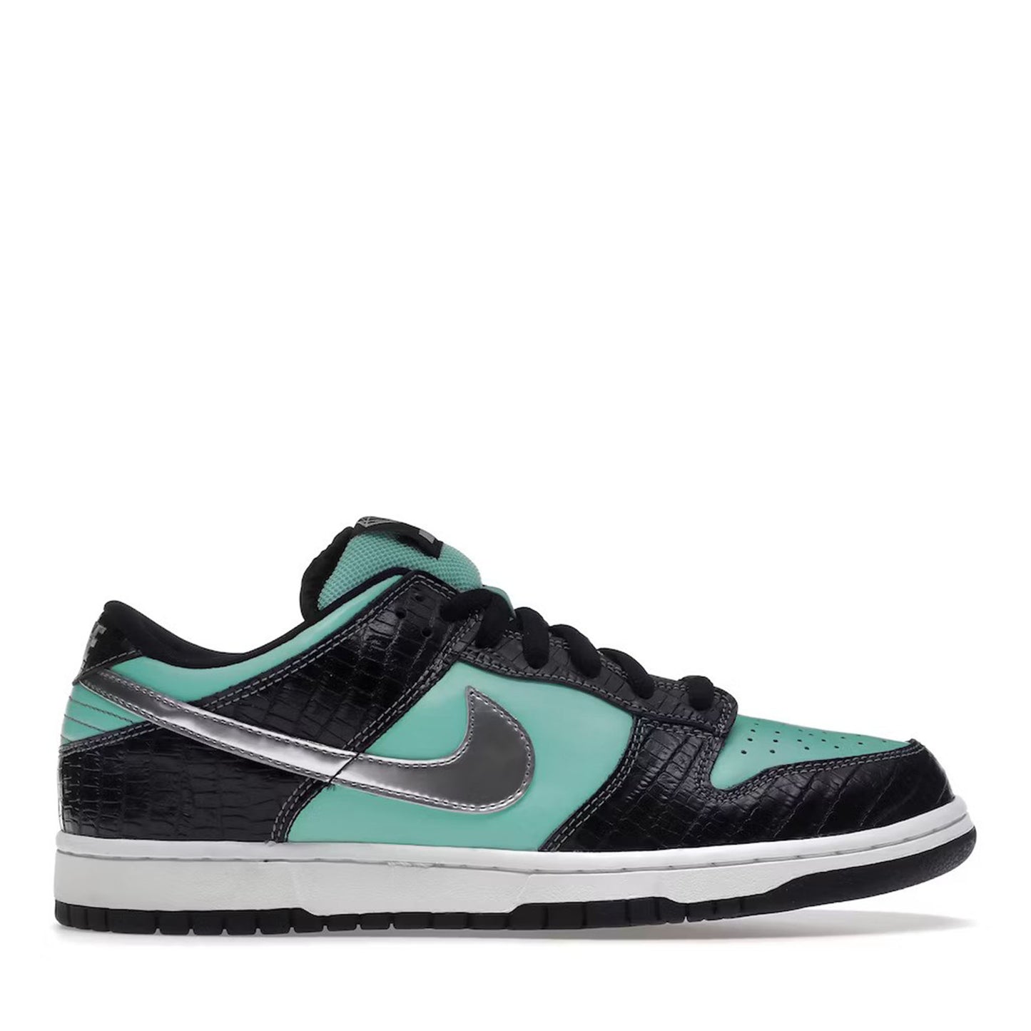 Nike SB Dunk Low Diamond Supply Co.