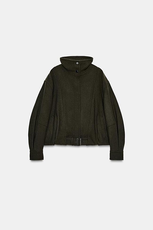 Chaqueta bomber de lana de Zara.