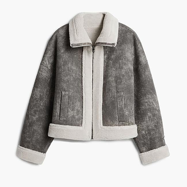 Chaqueta gris de doble faz de Desigual, 131,40 euros.