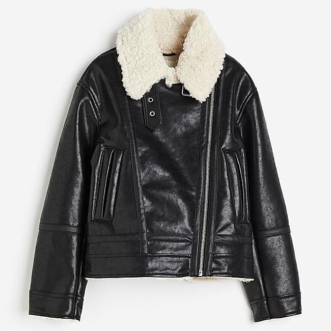 Chaqueta aviador negra de H&M 89,99 euros.