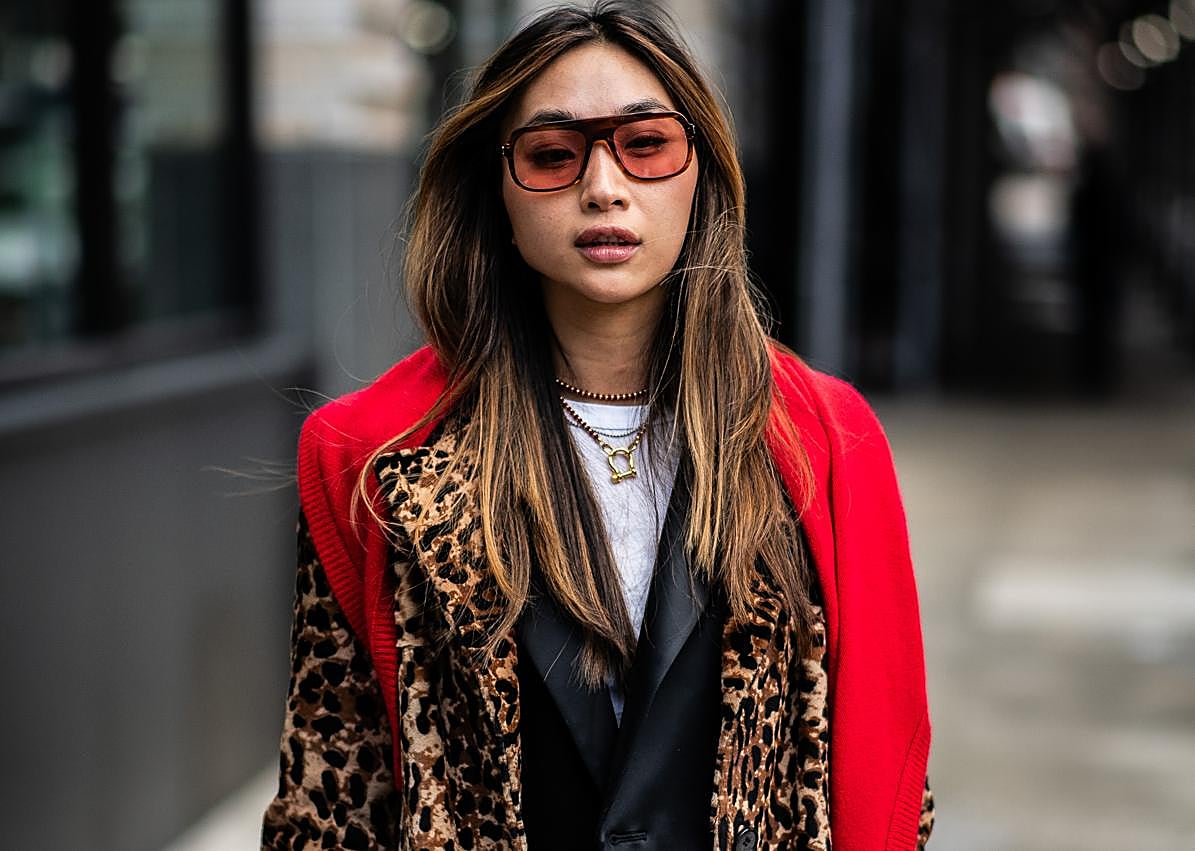 Imagen secundaria 1 - Así llevan las gafas de aviador en el street style de Nueva York.