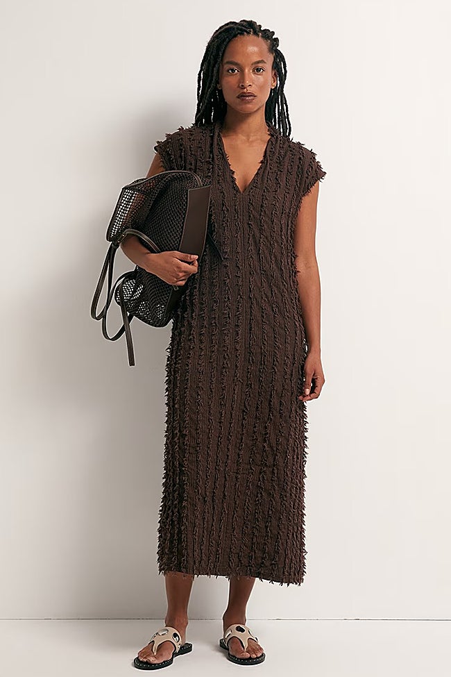 Vestido marrón de Sfera (29,99 euros)