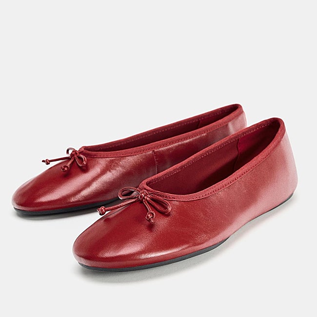 Bailarinas rojas de Zara (35,99 euros)