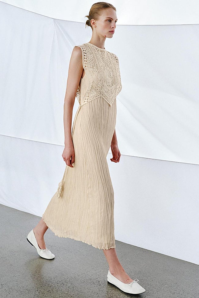 Vestido midi de Zara (59,99 euros)