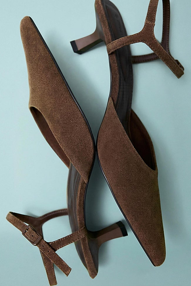 Zapatos de serraje de Stradivarius (35,99 euros)