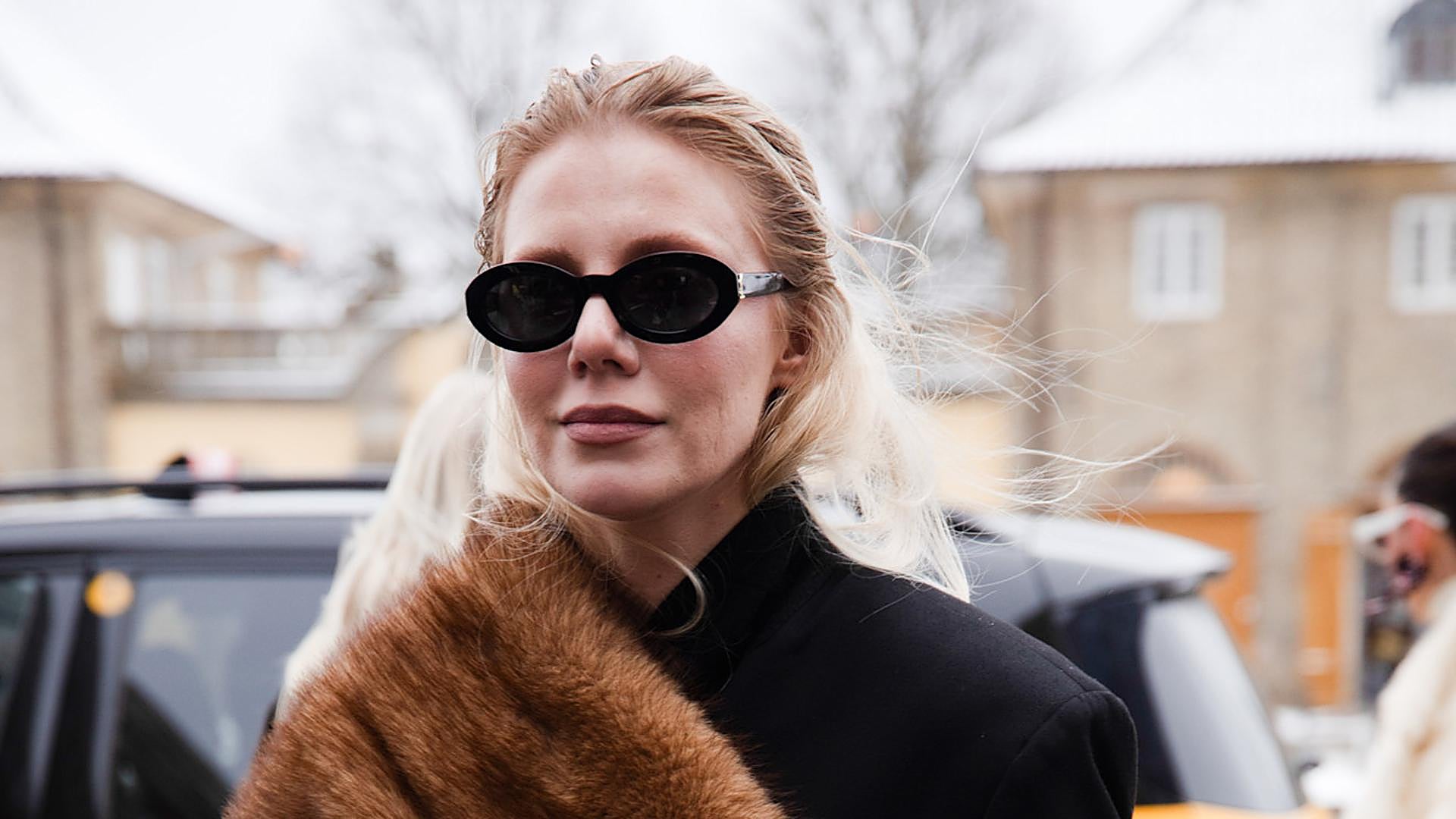 Best Wardrobe Accessories: Elegant and Wearable