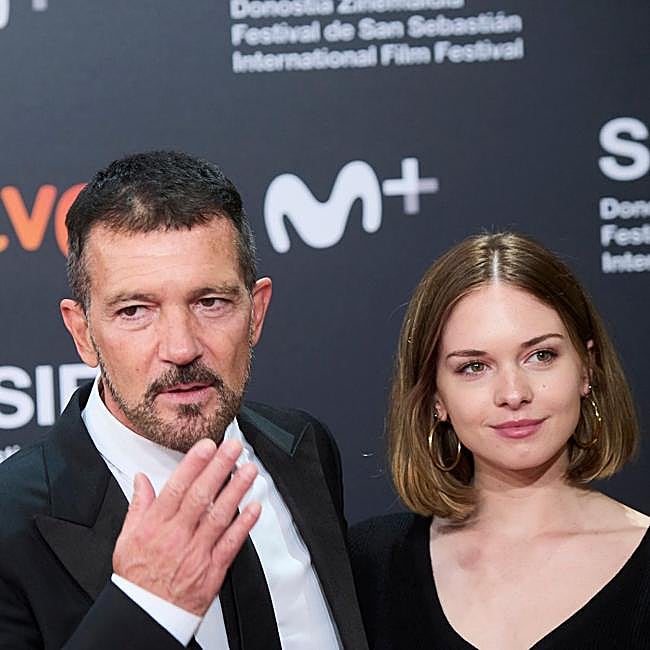 Stella del Carmen is very close to her father, Antonio Banderas.