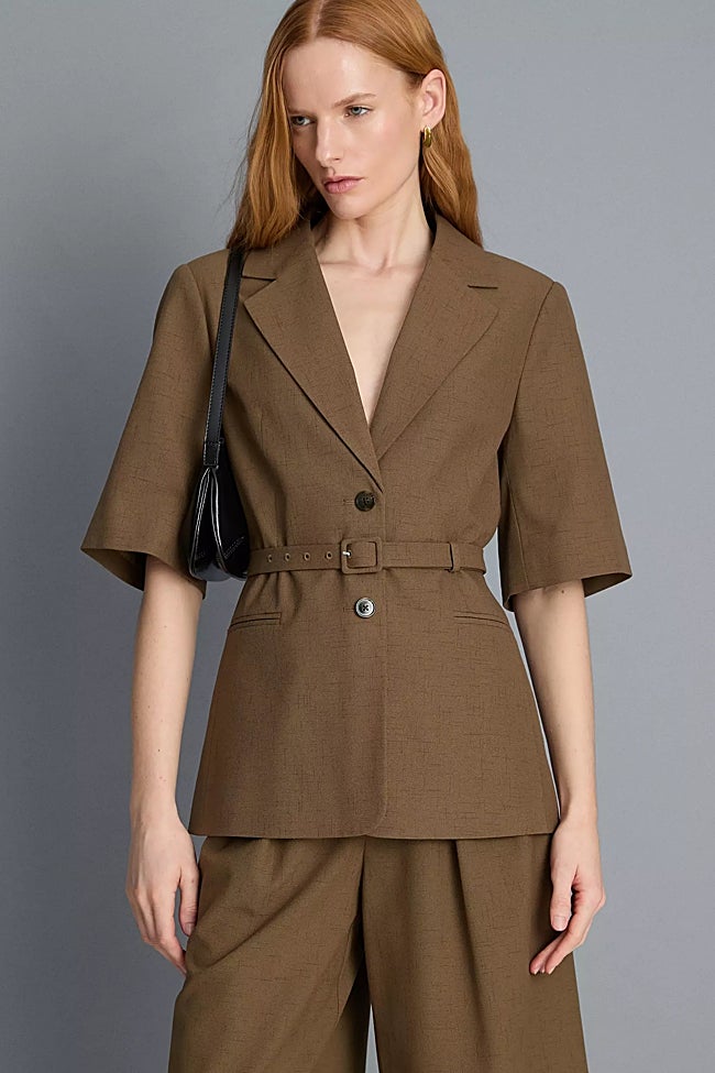 Chaqueta de manga corta de Primark (28 euros)