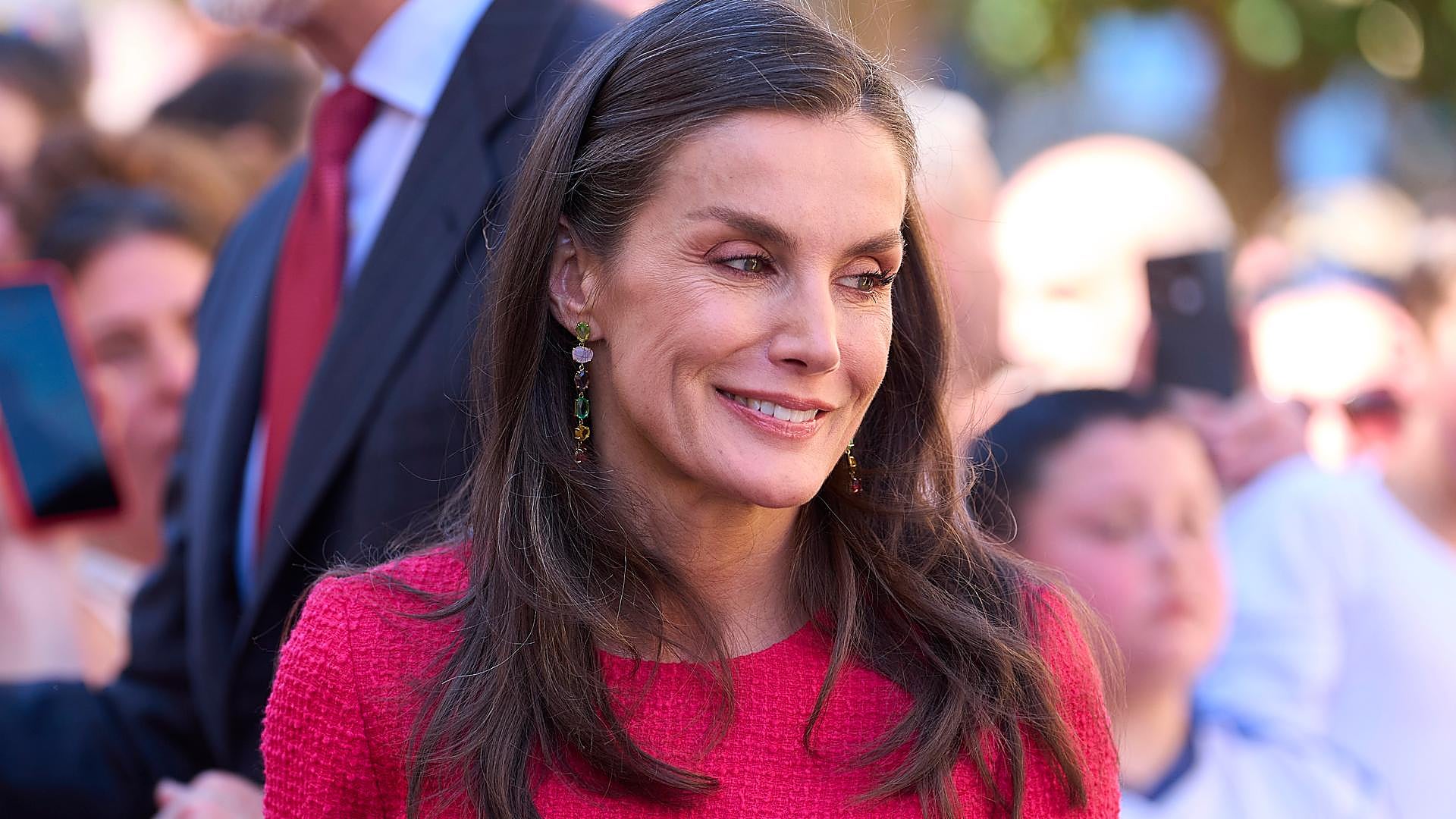 Queen Letizia Goes Into Grandma Mode in Jaén, Adoring a Baby and Several Girls