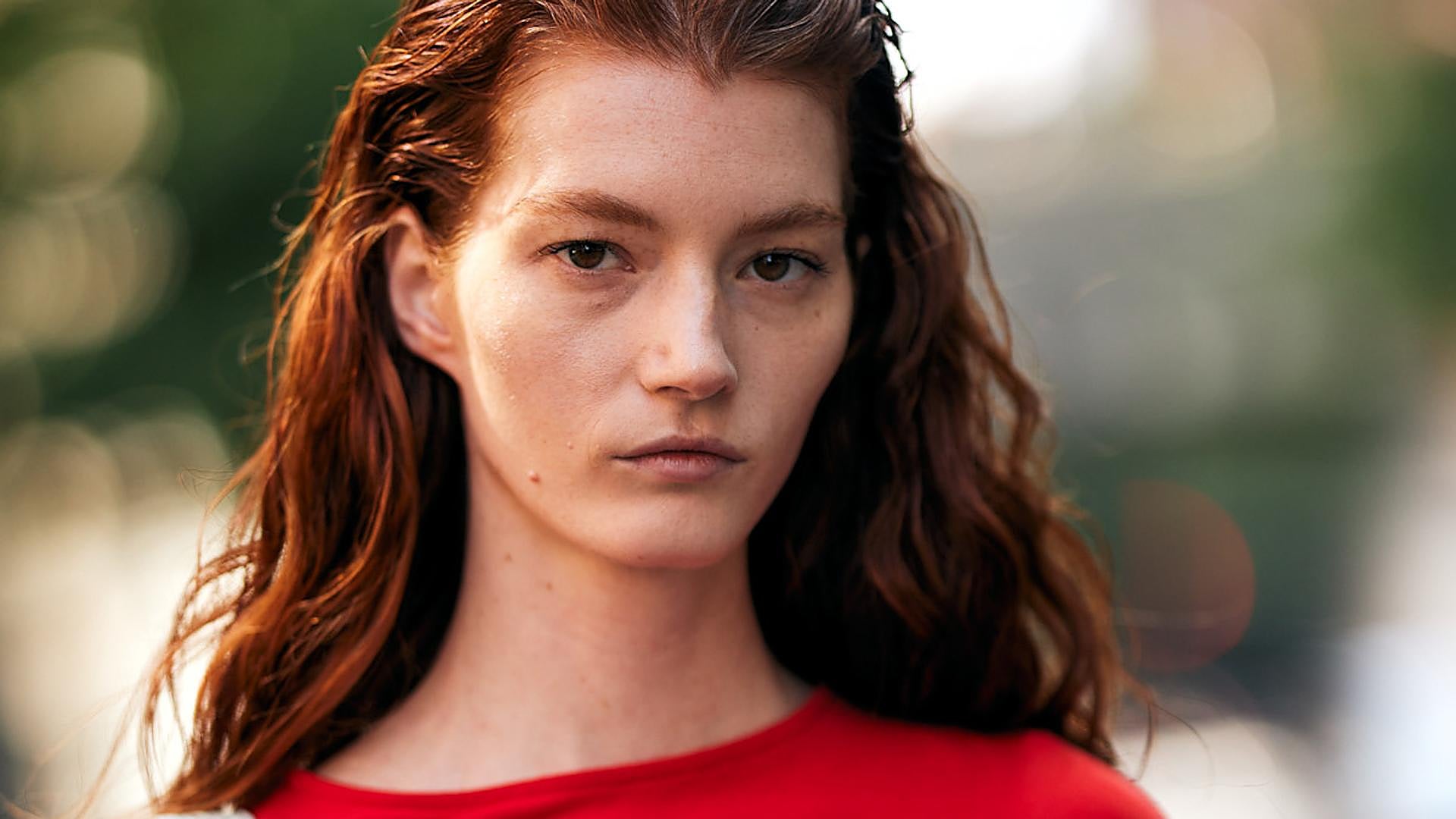 Vitamin C Serums: Brightening and Dark Spot Reduction