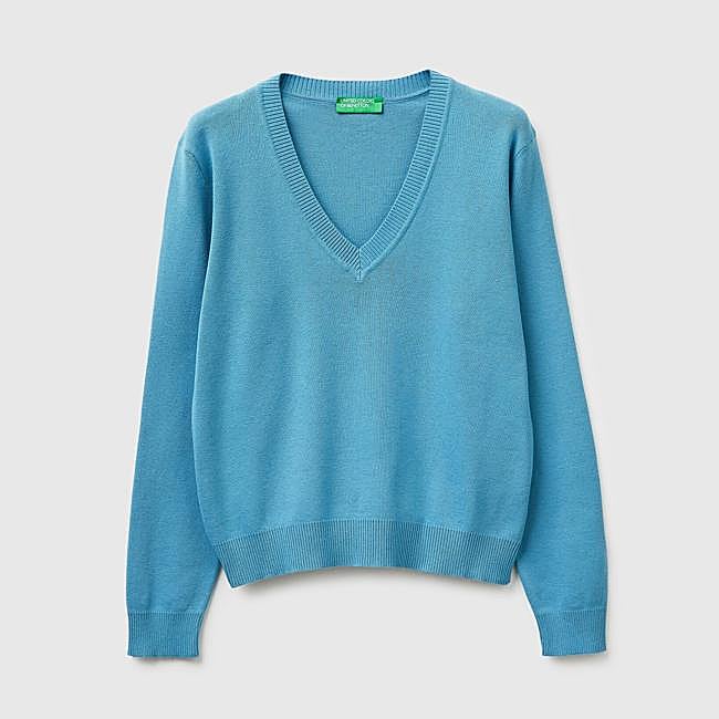 Capri blue V-neck knit by Benetton, €59.95.