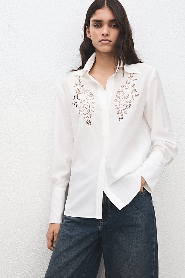 Camisa blanca de Mango (39,99 euros)