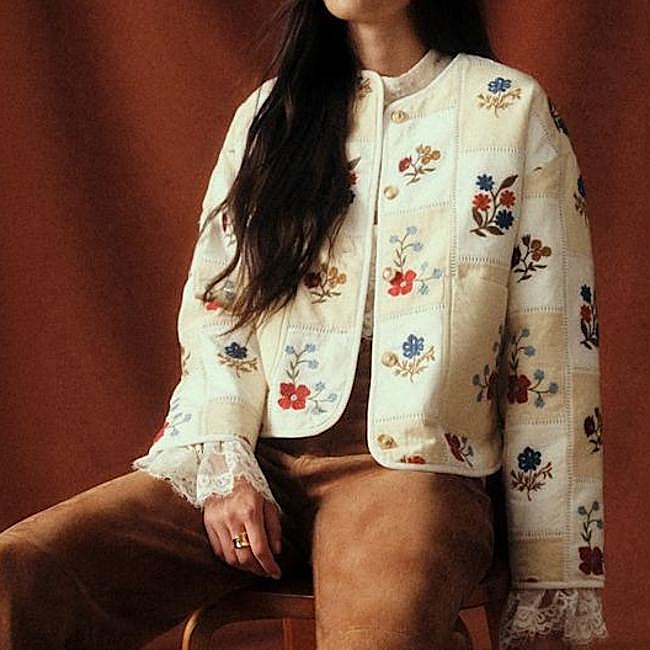 Chaqueta bordada de Sézane, 220 euros.