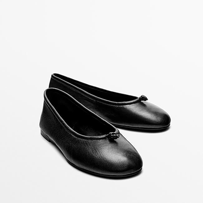 Bailarinas en color negro de Massimo Dutti.