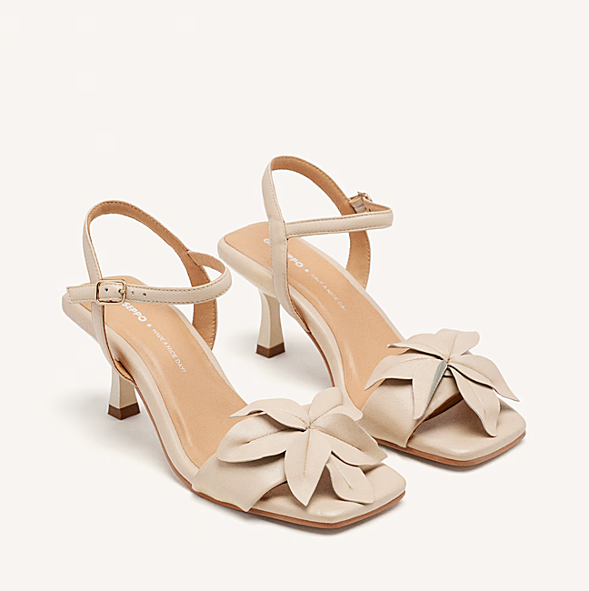 The Gioseppo sandals.