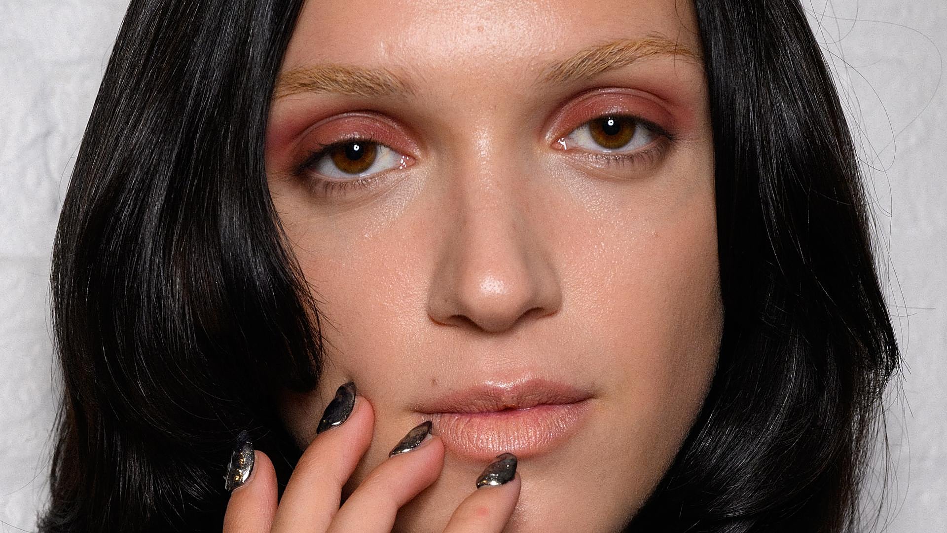 I Could Never Nail the Smoky Eye Until I Switched Powder Shadows for Pencil and Liquid Shadows