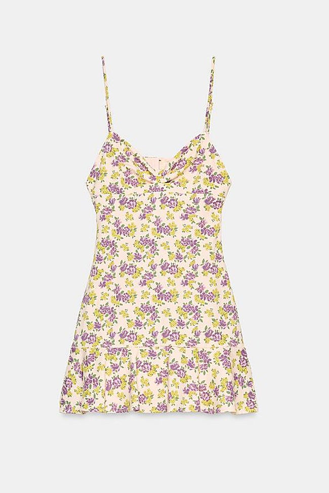 Vestido con estampado de flores de Zara (29,99 euros)