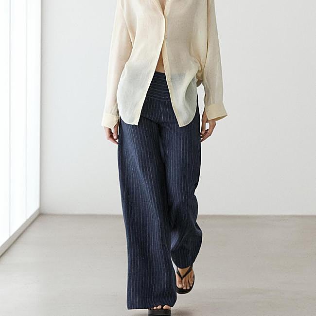 Fluid trousers with diplomatic stripe by Massimo Dutti, €69.95.