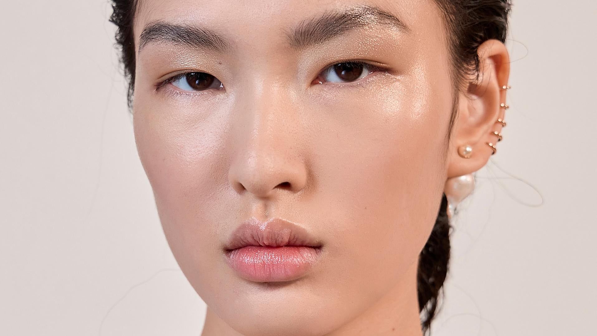 Why It’s Important to Use a Hyaluronic Acid Serum