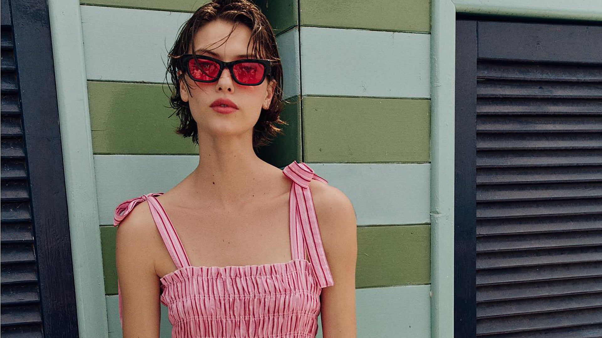 How to wear a dress with bows in spring and summer