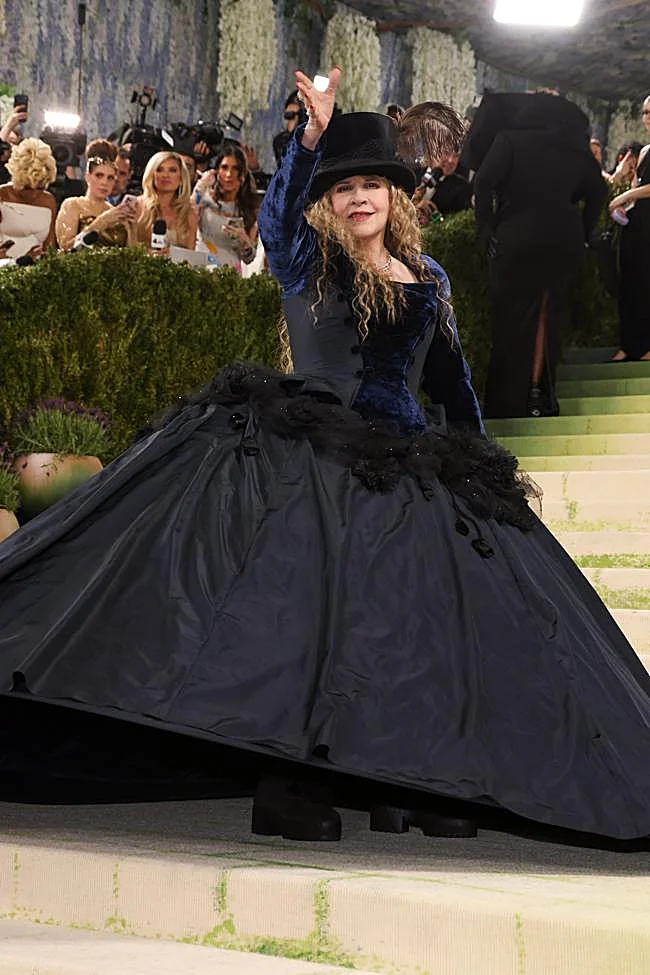 El vestido de Stevie Nicks ha sido diseñado en exclusiva para ella.