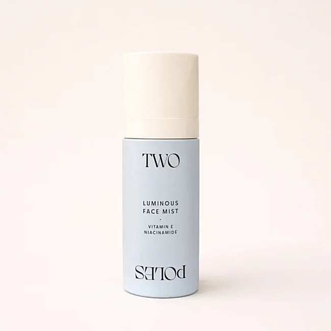 Luminous Face Mist de Two Poles.