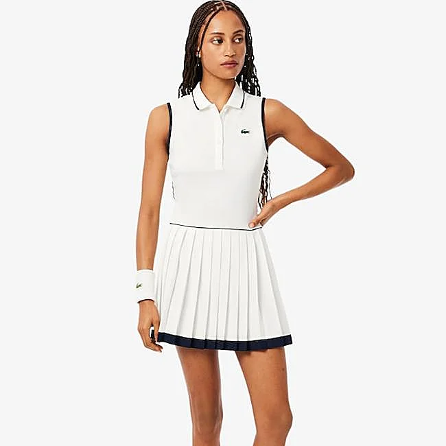 Vestido de inspiración deportiva de Lacoste, 170 euros.