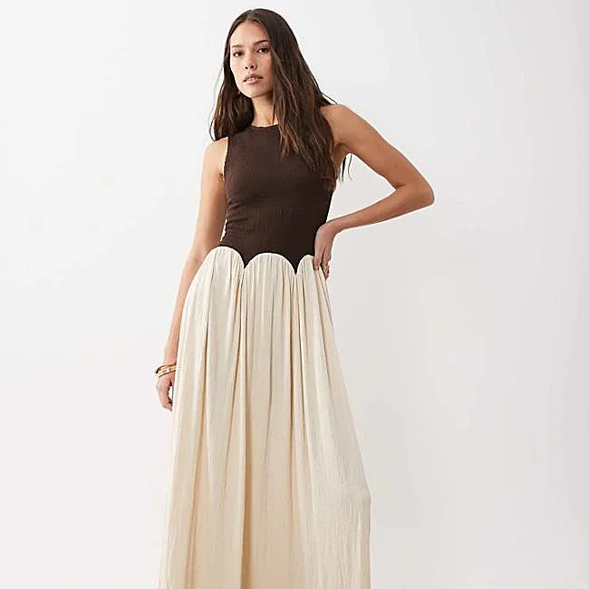 Vestido bicolor de Asos, 49,99 euros.