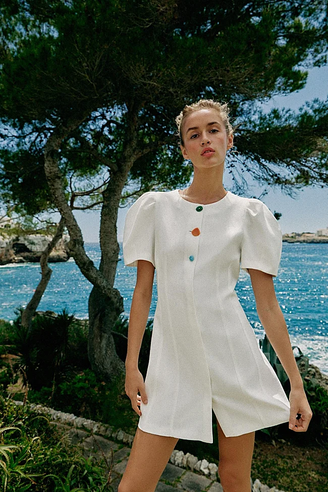 Vestido blanco de Zara (39,99 euros)