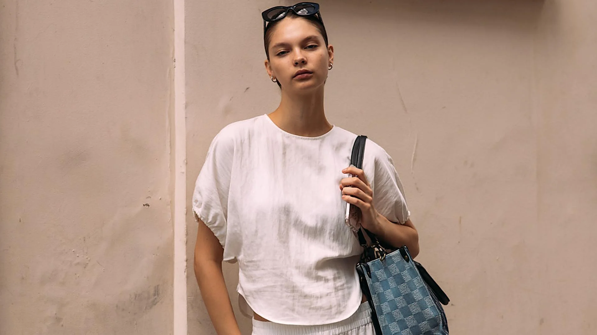 Flowy Drawstring Pants: The Fresh and Stylish Alternative to Jeans