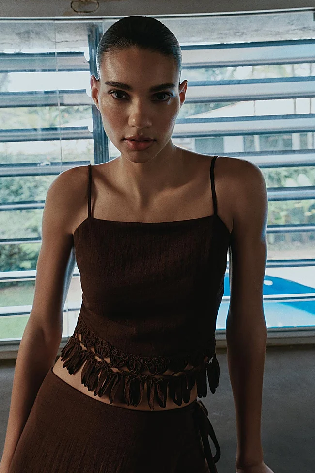 Top marrón de Zara (22,95 euros)