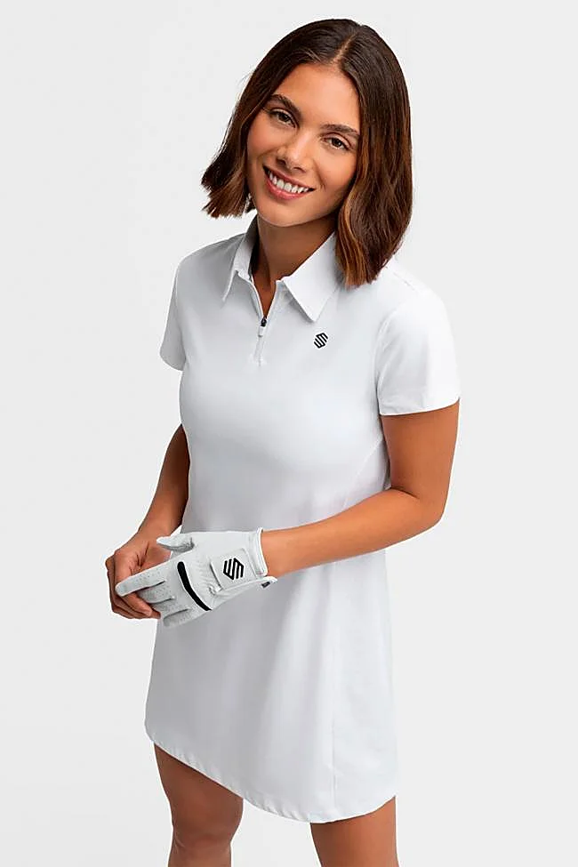 Vestido blanco con cuello estilo polo de Siroko.