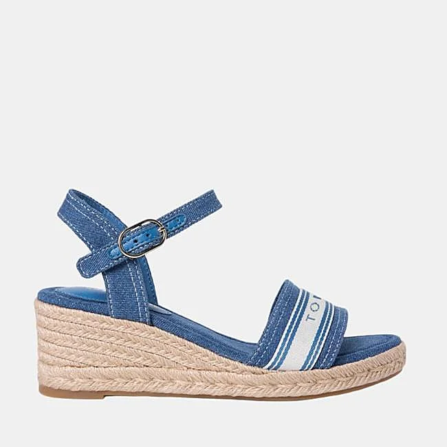 Sandalias de cuña vaqueras de Tommy Hilfiger, 62,90 euros.