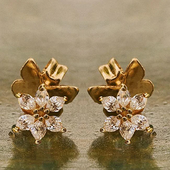 Pendientes florales de Apodemia, 80,10 euros.