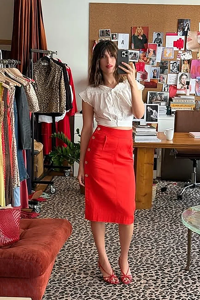 Top blanco + falda midi