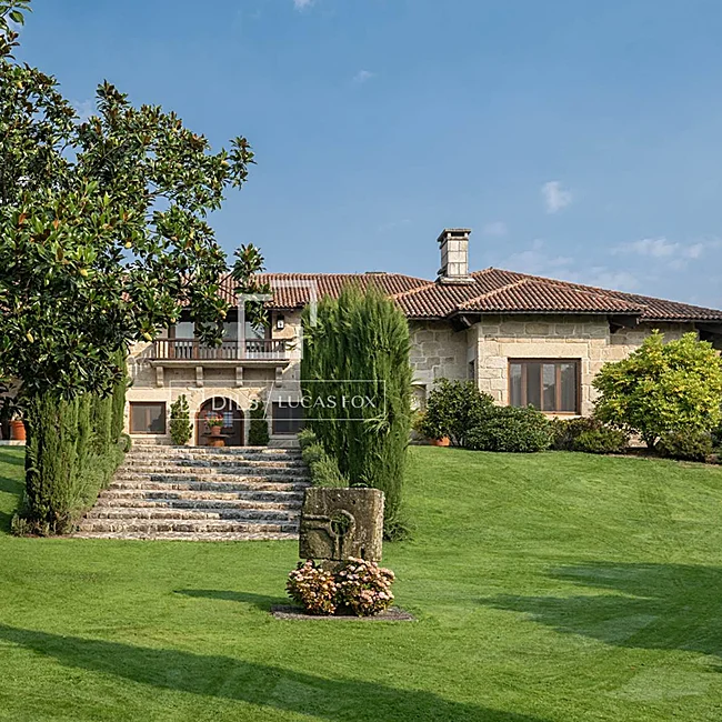 El exterior de la propiedad de Julio Iglesias.