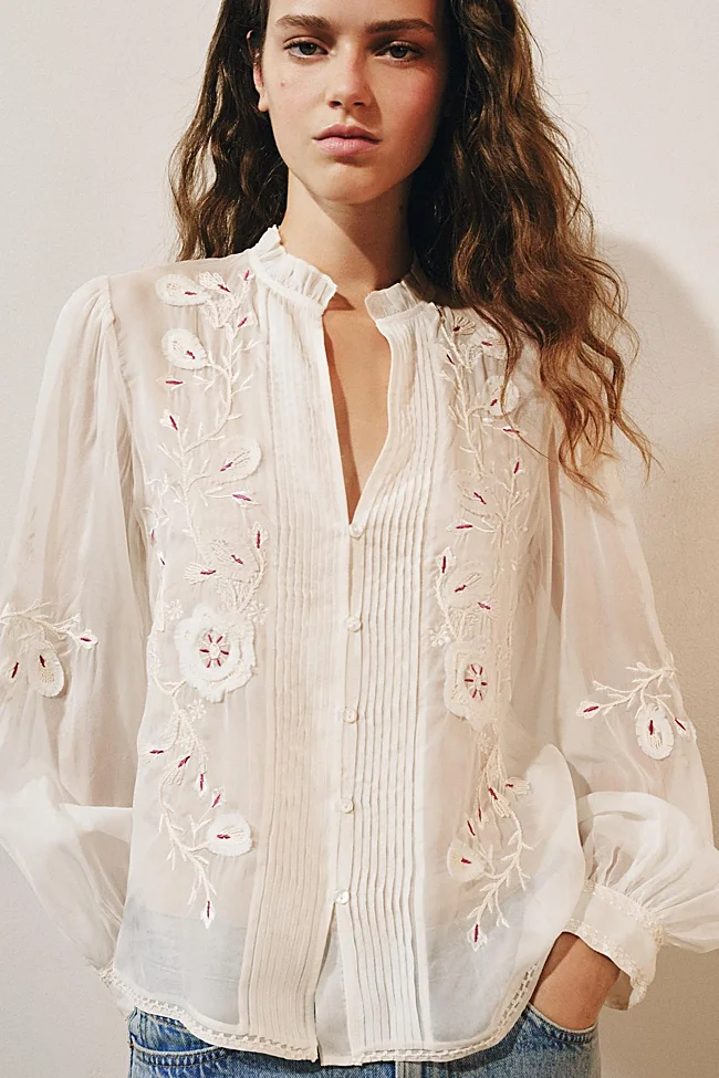 Camisa blanca de Zara (45,99 euros)