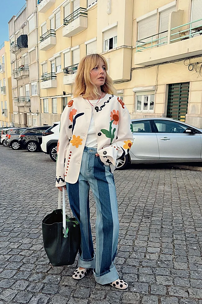 Chaqueta con bordados de Zara (49,99 euros)