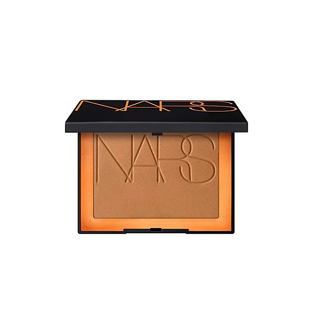 Laguna Bronzing Powder de NARS.