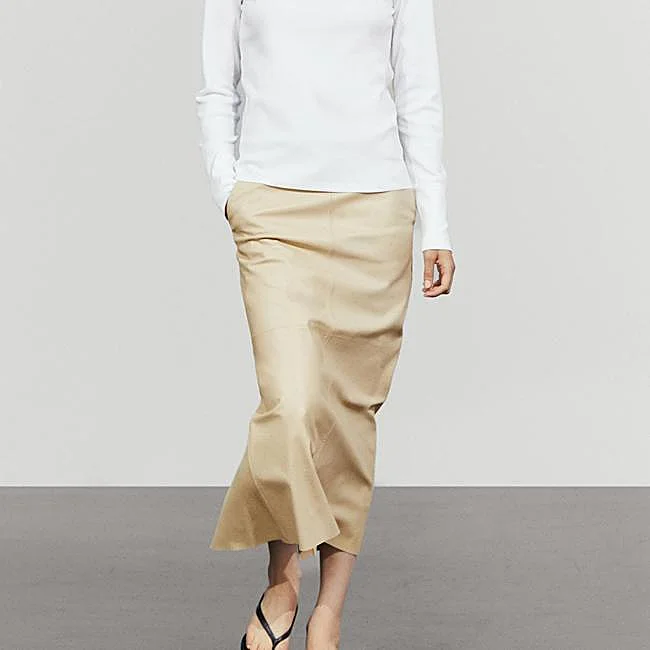 Falda de piel de Massimo Dutti, 249 euros.