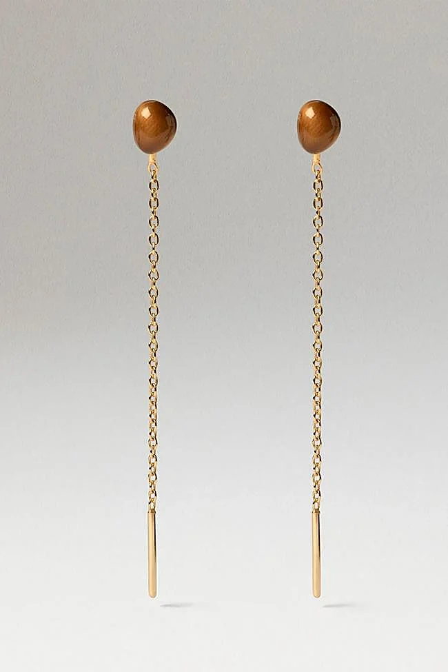 Pendientes largos con detalle de piedra de PDPaola.