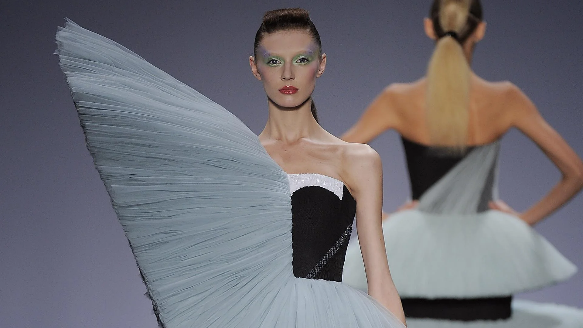 How Fashion and Architecture Have Influenced Each Other Throughout History: The Art of Finding Beauty in Practicality