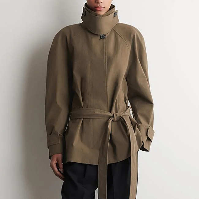 Gabardina de COS, 179 euros.