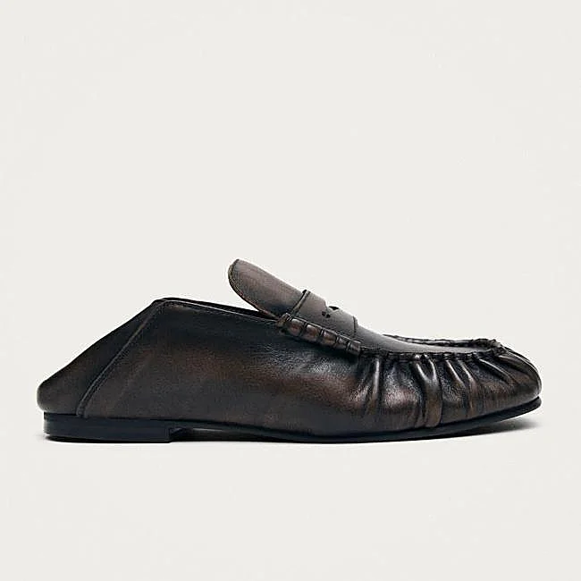 Mules de piel de Alohas, 160 euros.