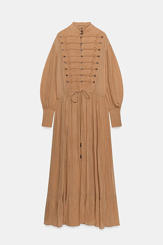 Vestido naranja de Zara (79,99 euros)