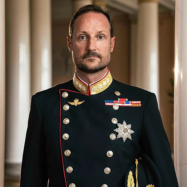 El rey Haakon ha rendido tributo a su fallecido padre.