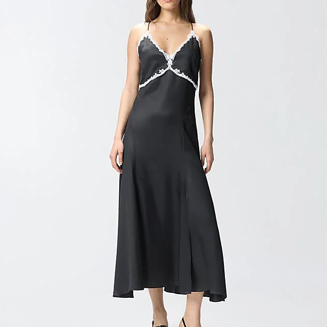 Vestido lencero de Pinko, 153 euros.