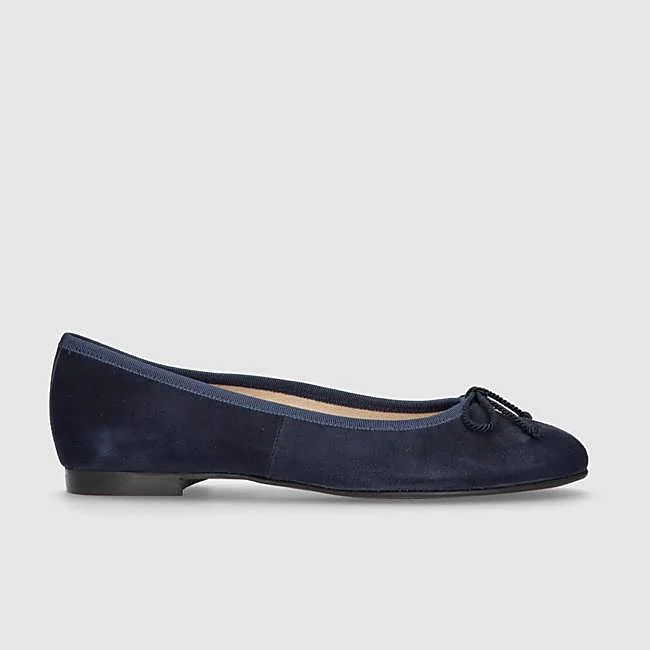Bailarinas azul marino de Mascaró, 79,50 euros.
