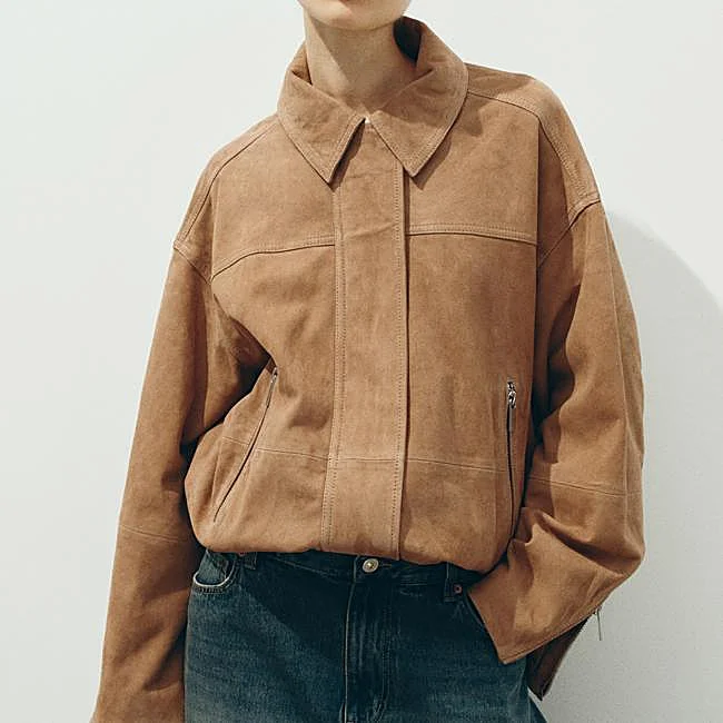 Cazadora de ante de H&M, 449 euros.