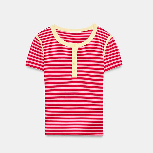Camiseta rosa de Zara (17,99 euros)